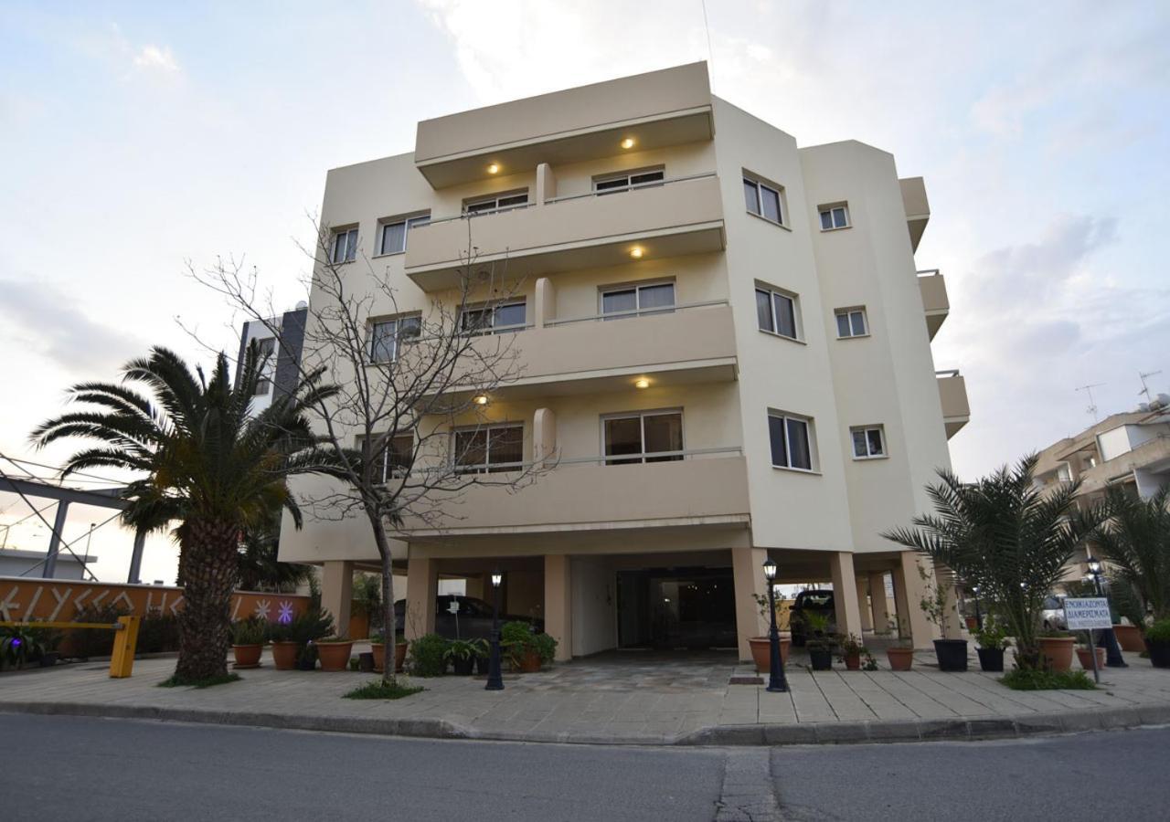 Elysso Apartments Larnaca Eksteriør billede